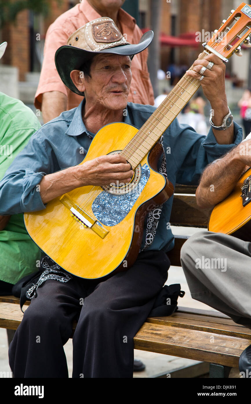 Straßenmusikanten in Medellin, Kolumbien Stockfoto