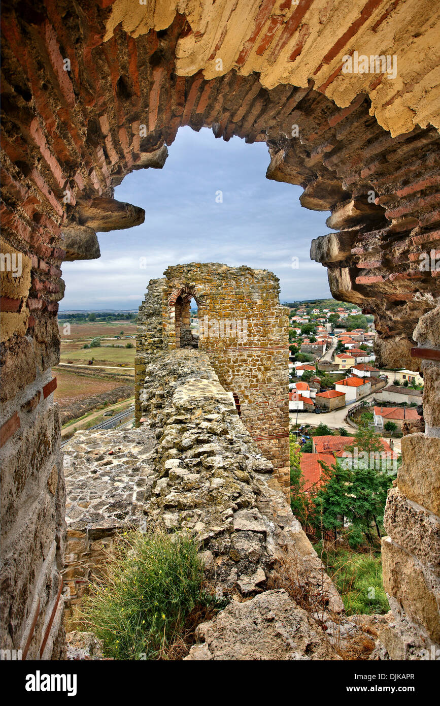 Im Inneren der byzantinischen Burg von Pythion, Gemeinde Dimetoka, Evros, Thraki (Thrakien), Griechenland. Stockfoto