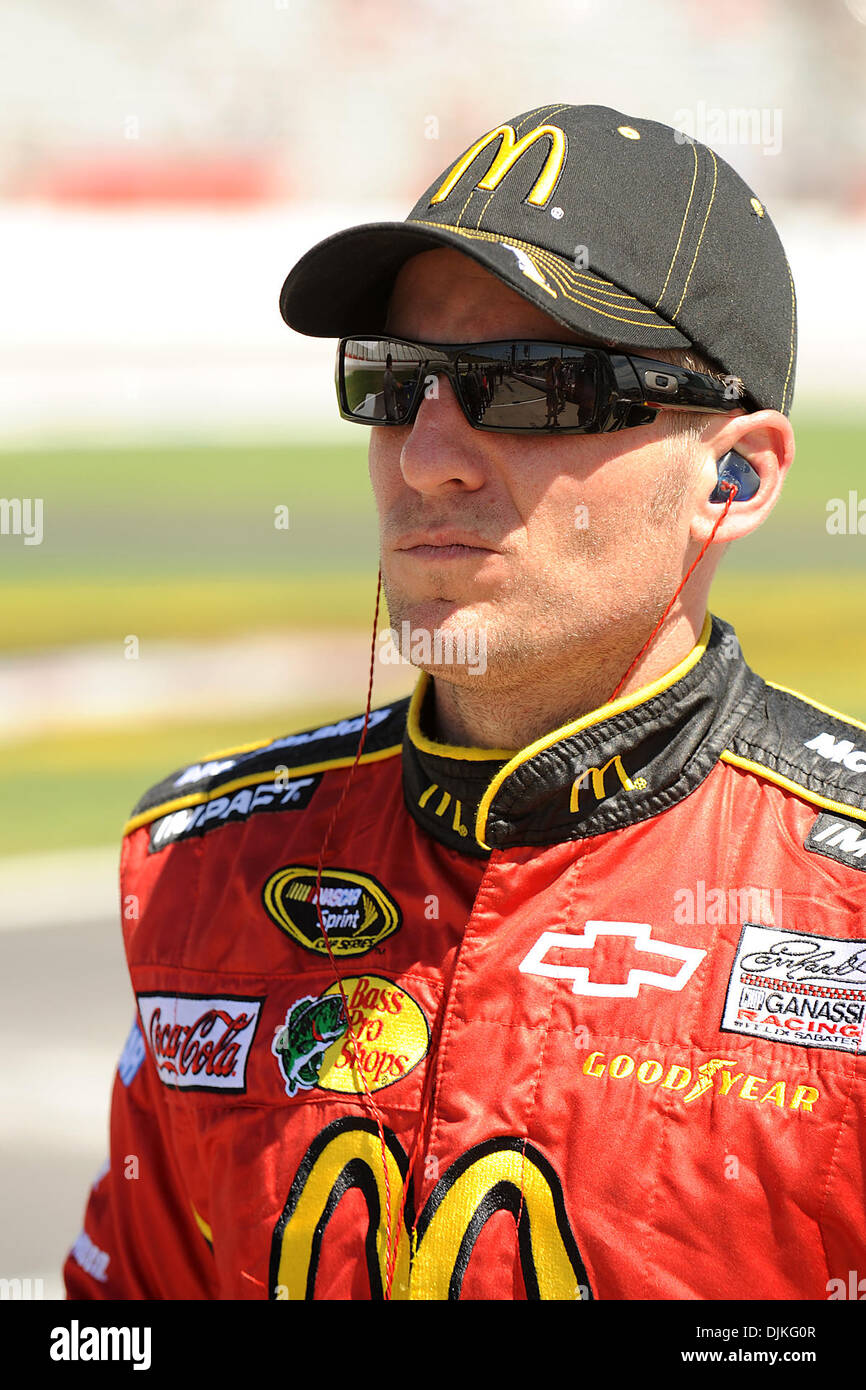 Sep 05, 2010 - Hampton, Georgia, Vereinigte Staaten von Amerika - Aric Almirola Fahrer #88 US Navy Chevrolet auf Boxengasse im qualifying für den großen Clips-300 auf dem Atlanta Motor Speedway in Hampton Georgien. (Kredit-Bild: © Marty Bingham/Southcreek Global/ZUMApress.com) Stockfoto
