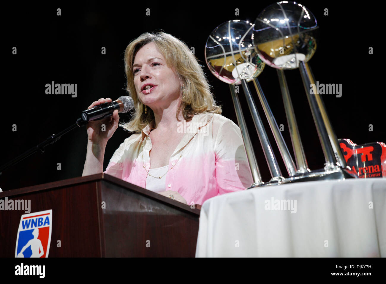 17. September 2010 kehrt zurück - Seattle, Washington, USA - die All-Frau Seattle Storm Basketball-Team in ihrer Heimatstadt nach einem Sieg über Traum 87-84 zu ihrem 2. WNBA Titel gewinnen. (Kredit-Bild: © Jordan Stead/ZUMApress.com) Stockfoto