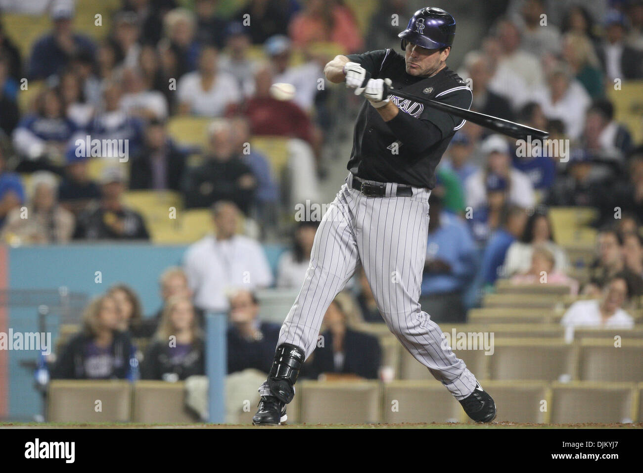 17. September 2010 - Los Angeles, California, Vereinigte Staaten von Amerika - Rockies LF (#7) SETH SMITH nimmt eine Schaukel während der Rockies vs. Dodgers Spiel Dodgers Stadium. Die Rocky Mountains fuhr fort, die Dodgers mit einem Endstand von 7: 5 besiegen. (Kredit-Bild: © Brandon Parry/Southcreek Global/ZUMApress.com) Stockfoto