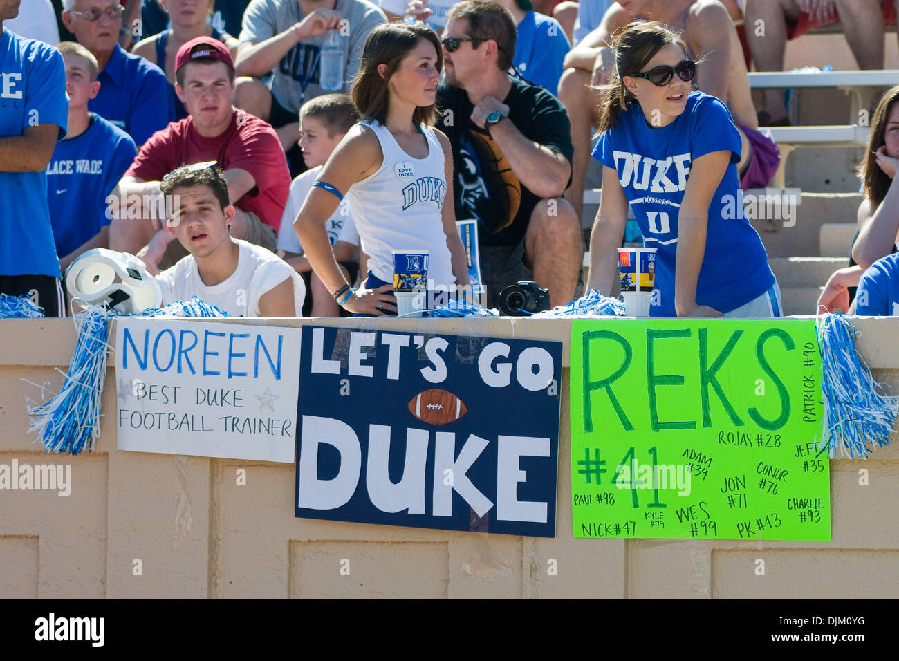 18. September 2010 - Durham, North Carolina, Vereinigte Staaten von Amerika - Herzog-Fans. Alabama schlägt Herzog 62-13 im Wallace Wade Stadium (Credit-Bild: © Mark Abbott/Southcreek Global/ZUMApress.com) Stockfoto