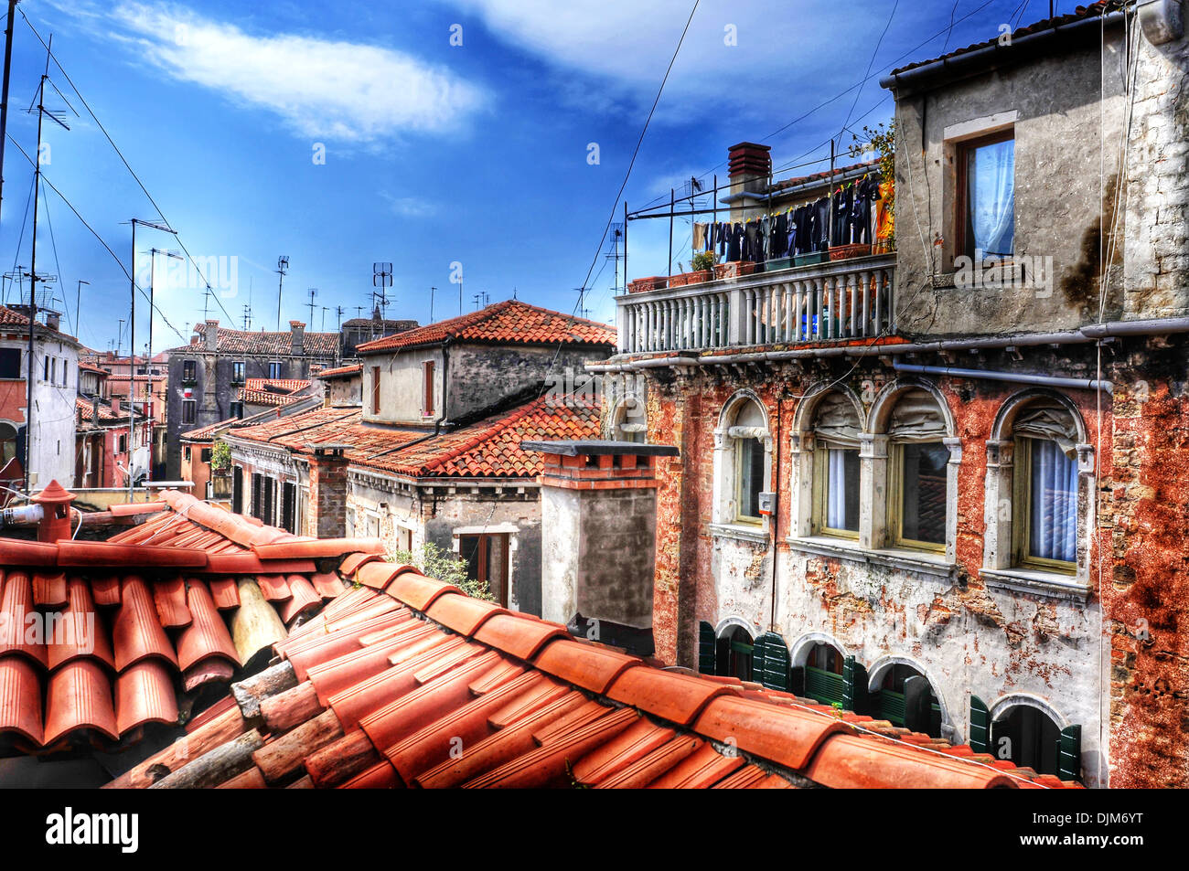 Blick über die Dächer von Sestiere San Polo in Venedig, Italien Stockfoto