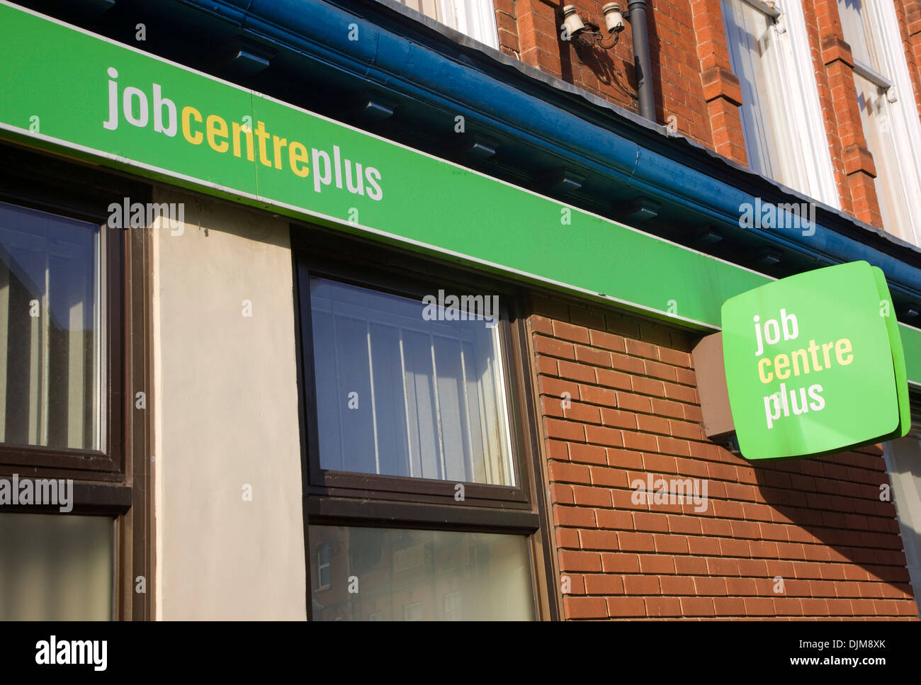 Nahaufnahme Job Centre Plus grüne Zeichen auf den Aufbau der Außenwand UK Stockfoto