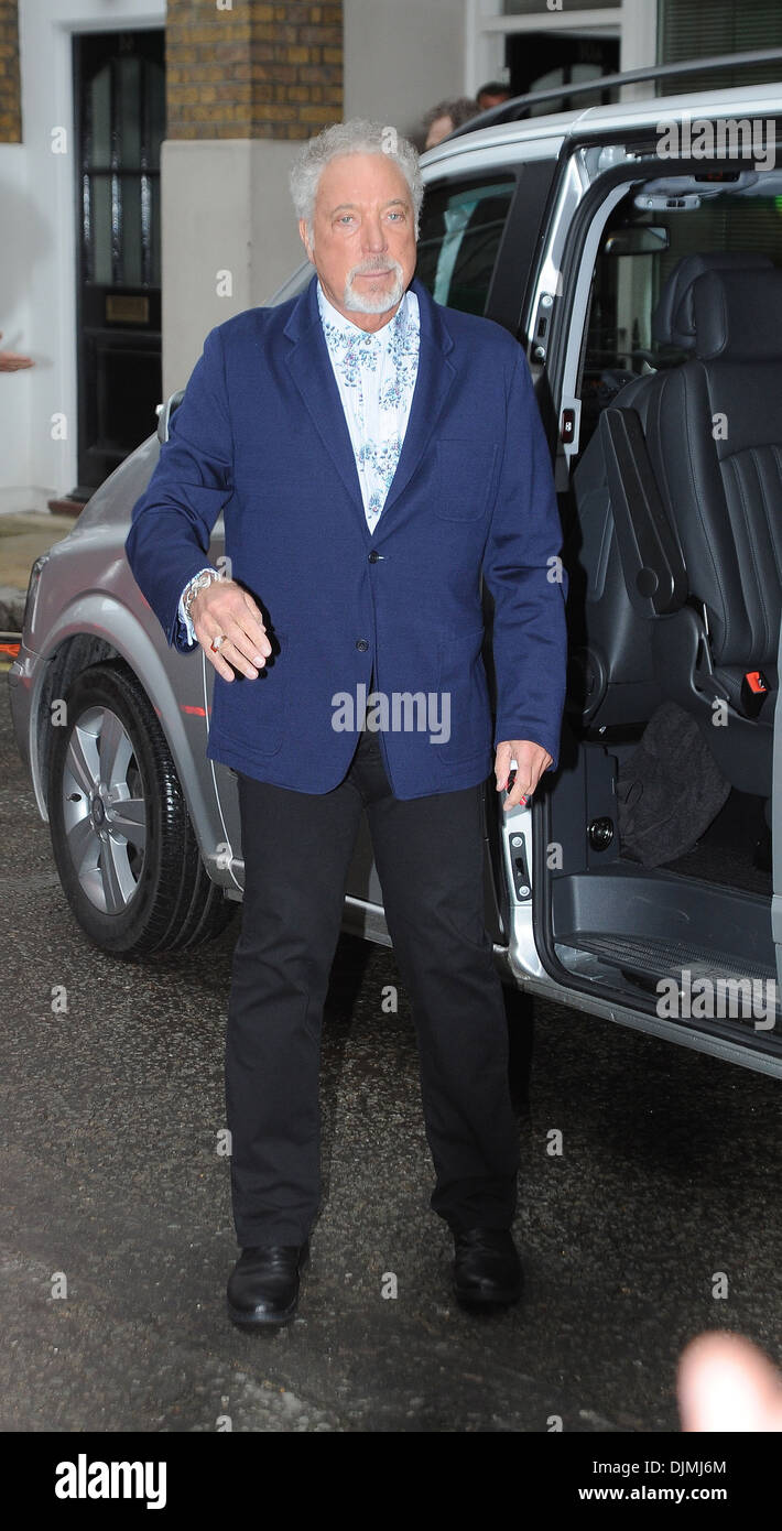 Tom Jones kommt zu 100 Club für seine BBC Radio 2 2 Tag Leistung London England - 10.05.12 Stockfoto