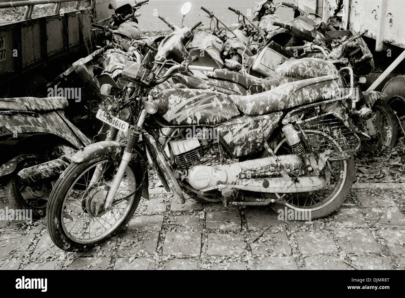 Dokumentarische Fotografie - Motorrad dump in Fort Kochi Cochin in Kerala in Indien in Südasien. Recycling Recycling Stockfoto