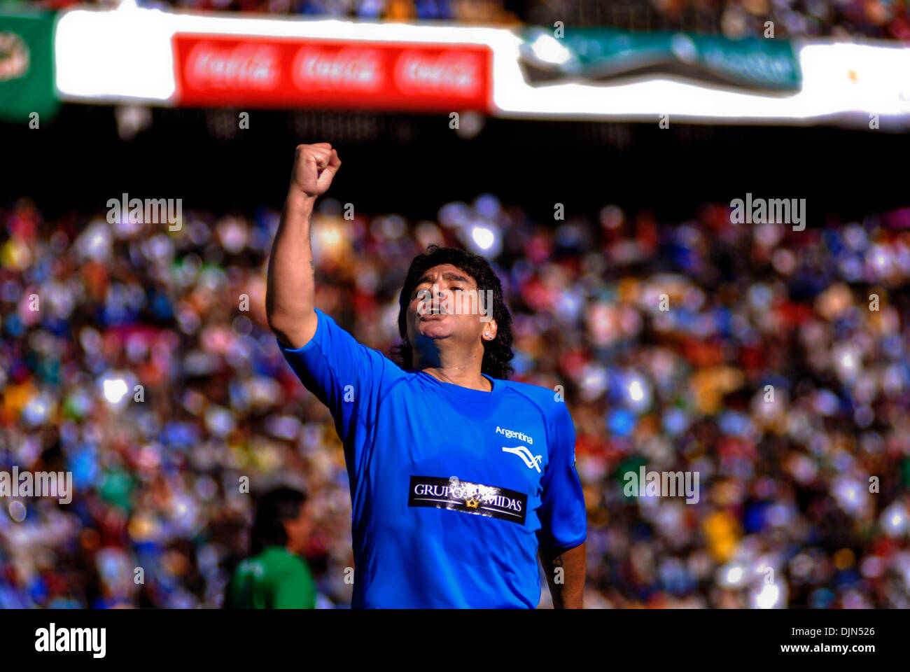 17. März 2008 spielt ein Fußballspiel gegen ex-98 Tasse Weltauswahl, leadered von bolivianischen Präsidenten Evo Morales in La Paz, Bolivien - La Paz, Bolivien - argentinische Fußballspieler, DIEGO MARADONA ein Ziel während der feiern ist. Dieses Spiel ist zur Ablehnung der FIFA-Entscheidung, Stadien auf 2750 Meter über dem Stuhl zu verbieten, Ebene und Suport Opfern von den jüngsten Überschwemmungen, die eine Im beeinflussen Stockfoto