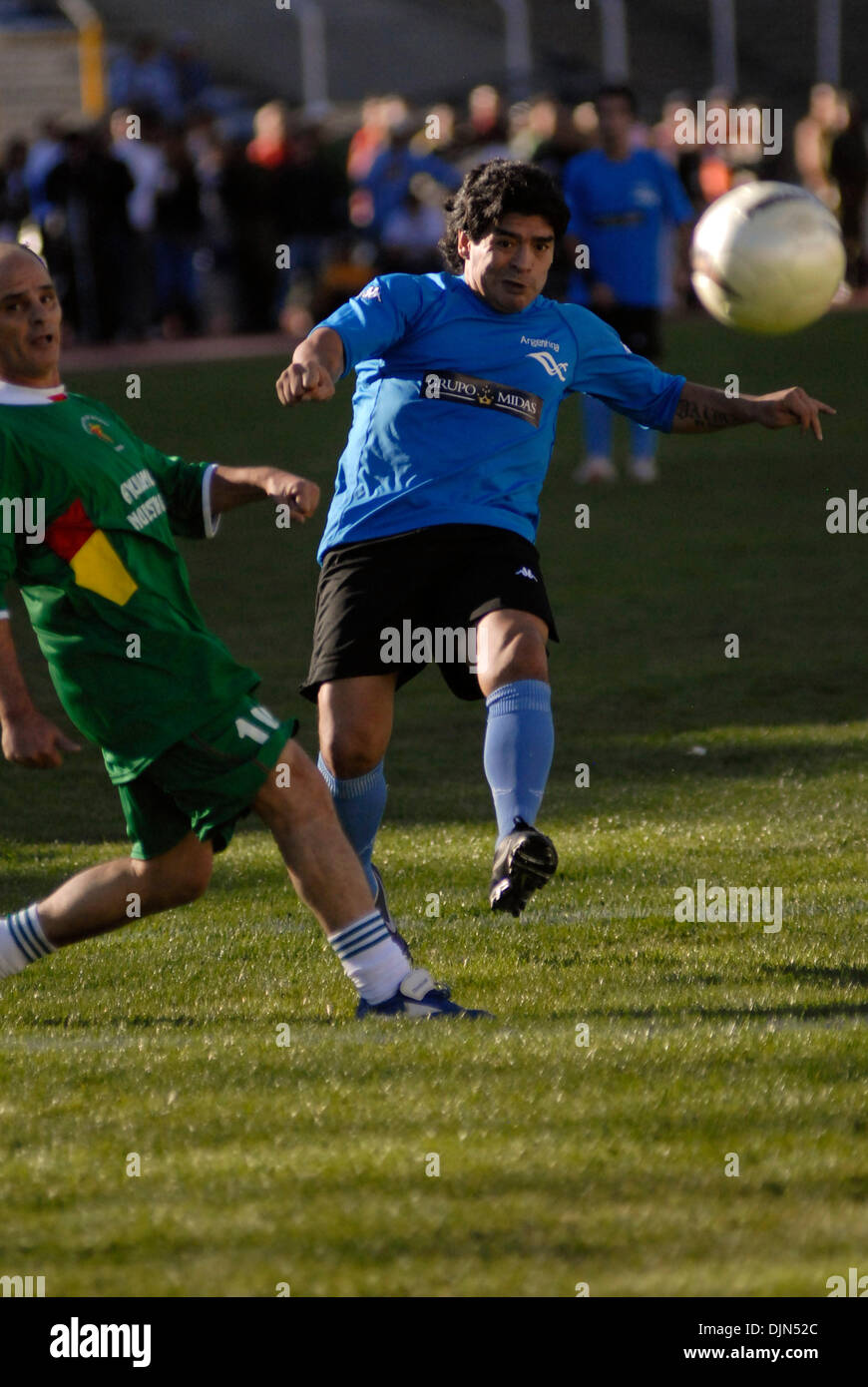 17. März 2008 spielt ein Fußballspiel gegen ex-98 Tasse Weltauswahl, leadered von bolivianischen Präsidenten Evo Morales in La Paz, Bolivien - La Paz, Bolivien - argentinische Fußballspieler DIEGO MARADONA. Dieses Spiel ist zur Ablehnung der FIFA-Entscheidung, Stadien auf 2750 Meter über dem Stuhl zu verbieten, Ebene und Suport Opfern von den jüngsten Überschwemmungen, die einen wichtigen Teil von Bolivien zu beeinflussen. (Cr Stockfoto
