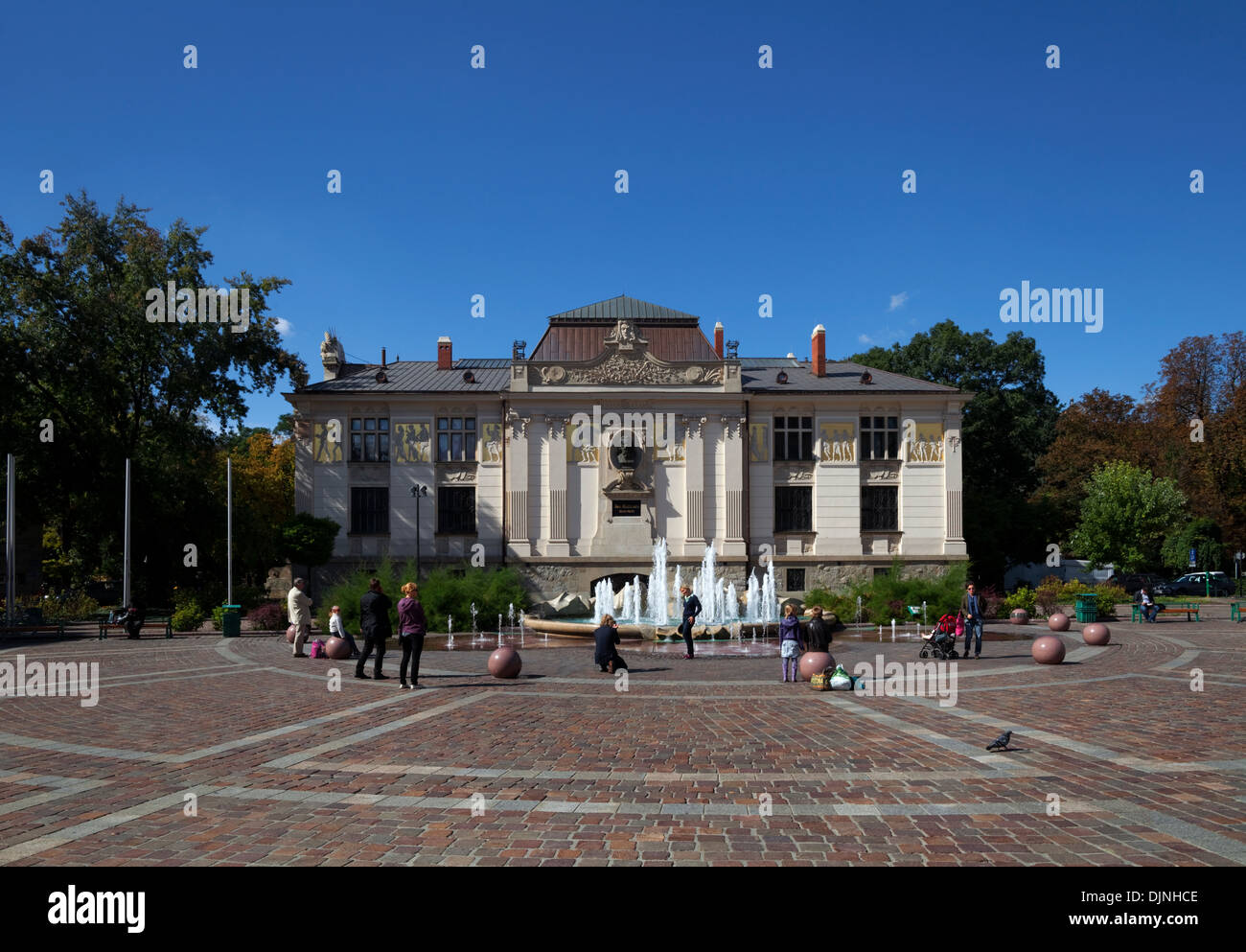 Palac Sztuki, Kunsthalle (1901) in Plac Szczepanski, erste Jugendstil-Gebäude, inspiriert von antiken griechischen Tempel, Altstadt, Krakau, Polen Stockfoto