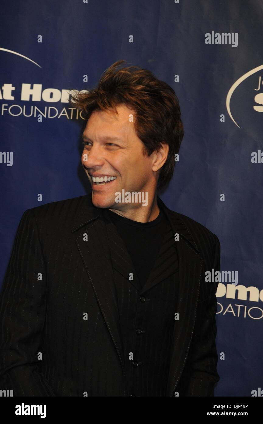 7. November 2008 - Manhattan, New York, USA - JON BON JOVI. Joe und Ali Torre. Joe Torre beherbergt "Sicher zu Hause Foundation" Gala am Pier 60, Chelsea Piers.  (Kredit-Bild: © Bryan Smith/ZUMA Press) Einschränkungen: * New York City Zeitungen Rechte heraus * Stockfoto