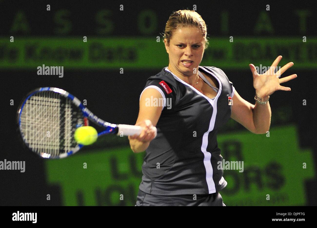 1. April 2010 - Key Biscayne, Florida, USA - KIM CLIJSTERS gewann einen dramatischen Kampf der Belgier gegen Justin Henin bis ins Finale der Sony Ericsson Open, wo sie Venus Williams gegenübersteht. Clijsters 6-2 6-7 (3-7) 7: 6 (8-6) über ihren Landsmann zu gewinnen bedeutet, sie sollen als 37. Karriere-Titel am Samstag.  (Kredit-Bild: © Gaston De Cardenas/ZUMA Press) Stockfoto