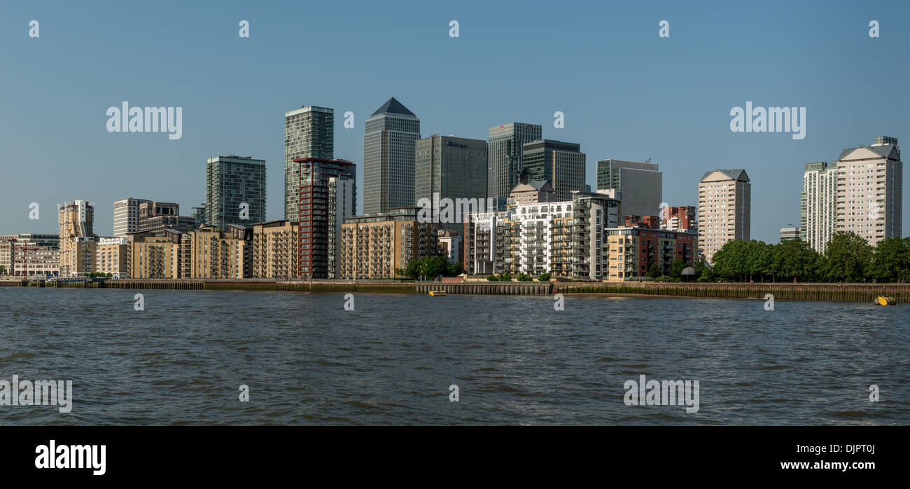 Ansicht von Canary Wharf und Isle of Dogs von Themse Stockfoto
