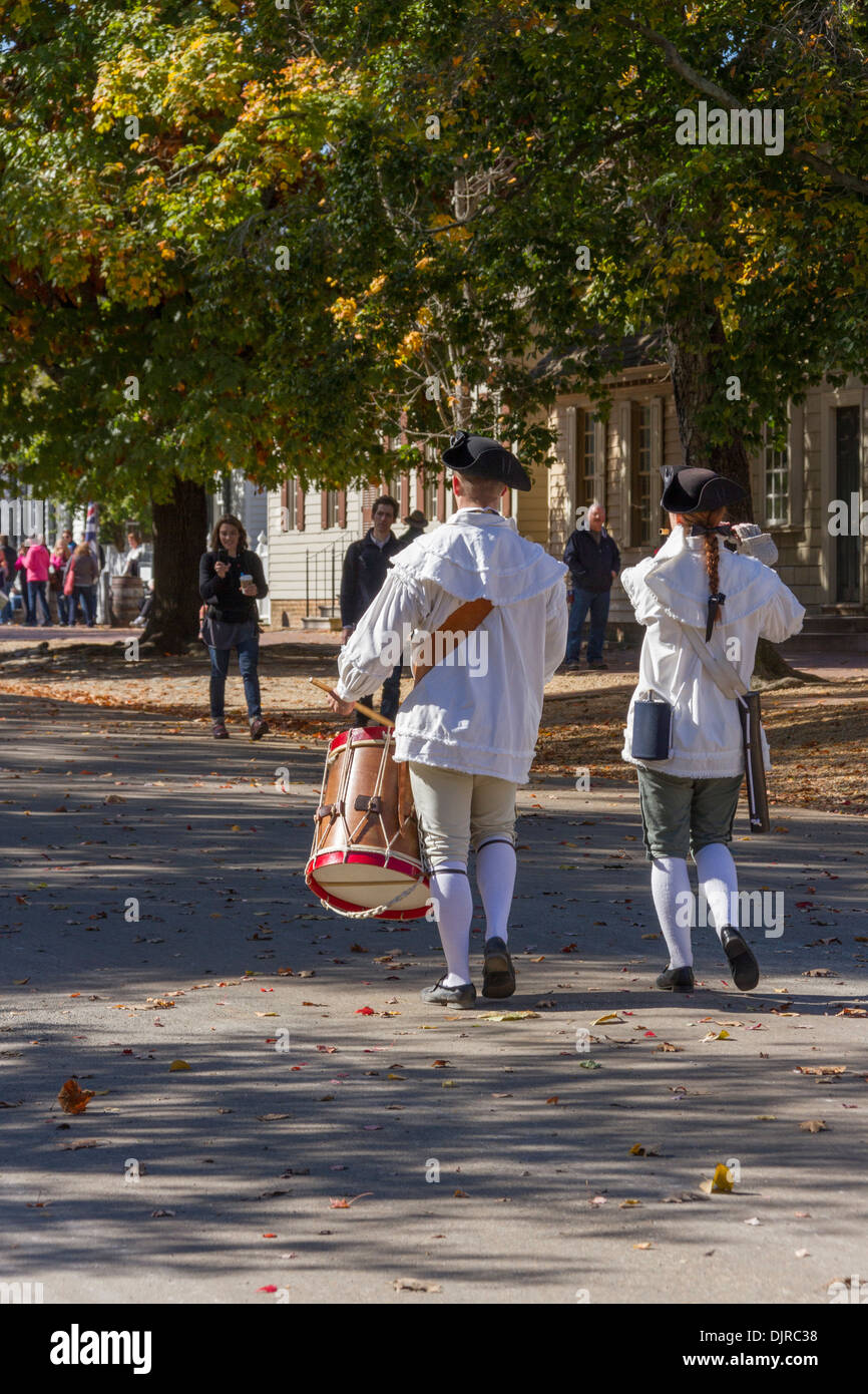 Nachinszenierung Drama der revolutionären Debatte im Colonial Williamsburg historischen Viertel in Virginia. Stockfoto