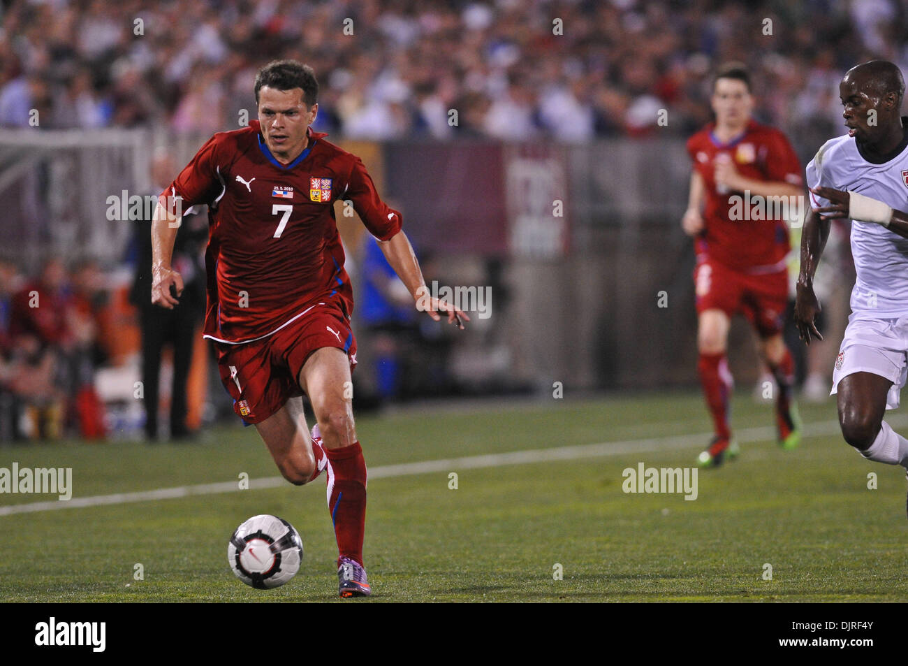 25. Mai 2010 - East Hartford, Connecticut, USA - 25. Mai 2010: Tschechien Mittelfeldspieler Libor Sionko (7) bringt den Ball auf der Seitenlinie in der ersten Hälfte. Der Tschechischen Republik und den Vereinigten Staaten sind in einem 1: 1-Unentschieden bei der Hälfte in einem WM-send-off Serie Match bei Rentschler Field in East Hartford, Connecticut. (Kredit-Bild: © Geoff Bolte/Southcreek Global/ZUMApress.com) Stockfoto