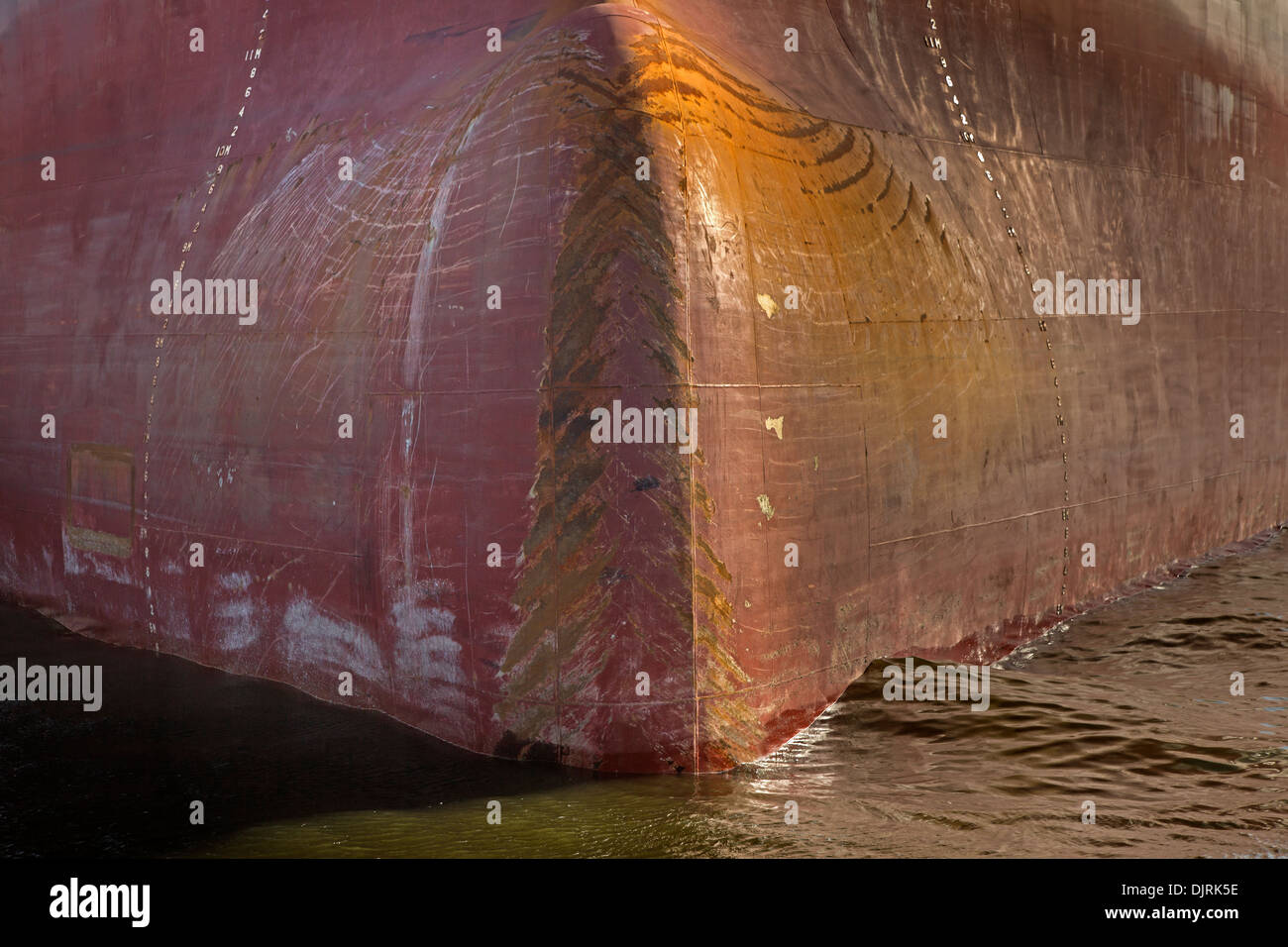 Bug des containerschiffs -Fotos und -Bildmaterial in hoher Auflösung – Alamy