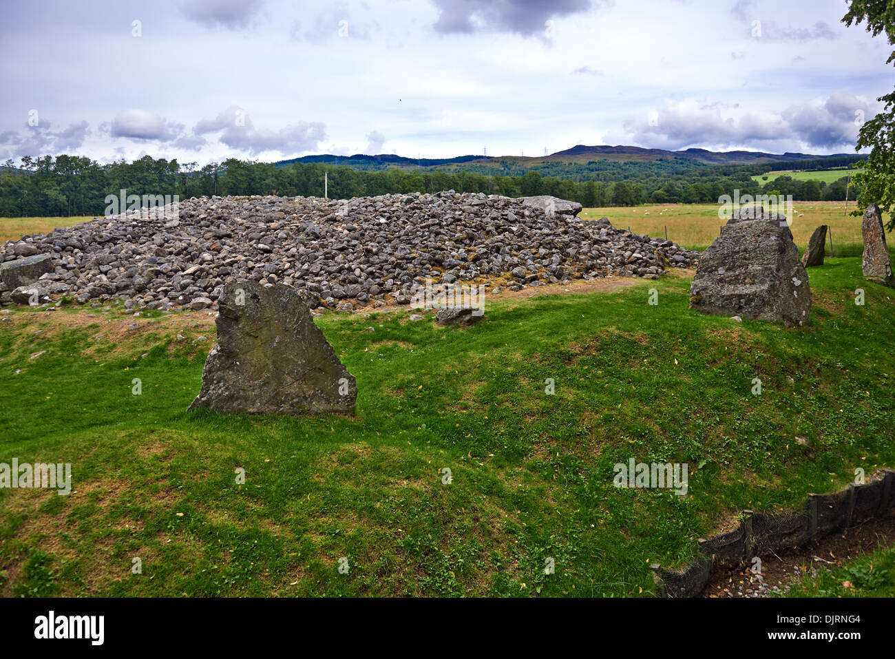 Corrimony Cairn ist 4000 Jahre alt, die ein chambered Cairn ist ein Grab Denkmal Stockfoto