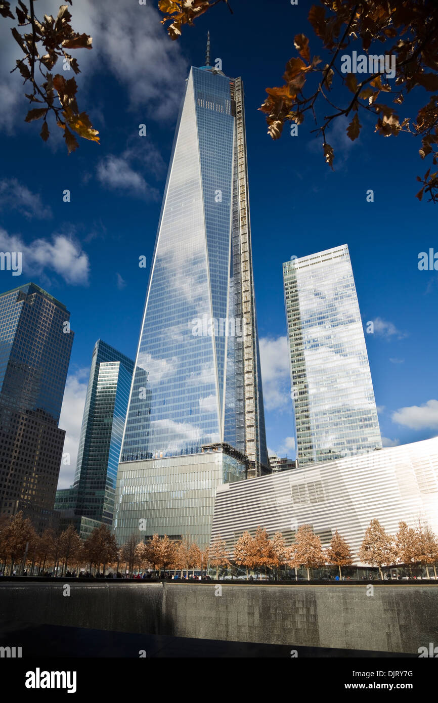 NEW YORK CITY, 19. November 2013: One World Trade Center Tower im letzten Bauabschnitt Stockfoto