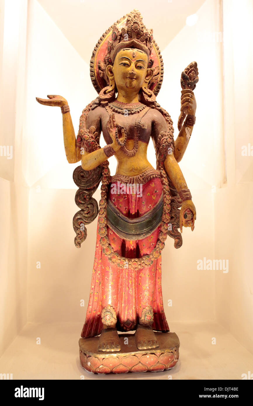 Statue der Göttin Bhrikuti, gelbe Tara (17. Jh.), Museum, Patan, Lalitpur, Nepal Stockfoto