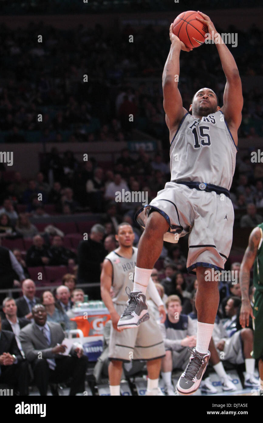 10. 2010: Georgetown Schutzhaube Austin Freeman #15. Georgetown besiegte USF 69-49 im Spiel in der Big East-Meisterschaft im Madison Square Garden, New York. (Kredit-Bild: © Anthony Gruppuso/Southcreek Global/ZUMApress.com) Stockfoto