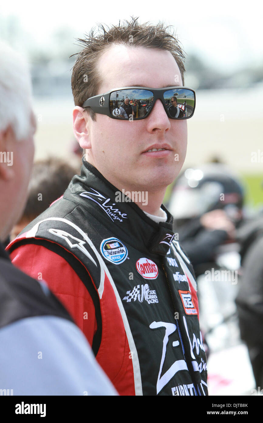 Kyle Busch, des Z-Line Designs Autos erwartet seinerseits in Nashville 300 im Zeittraining. (Kredit-Bild: © Collin Hays/Southcreek Global/ZUMApress.com) Stockfoto
