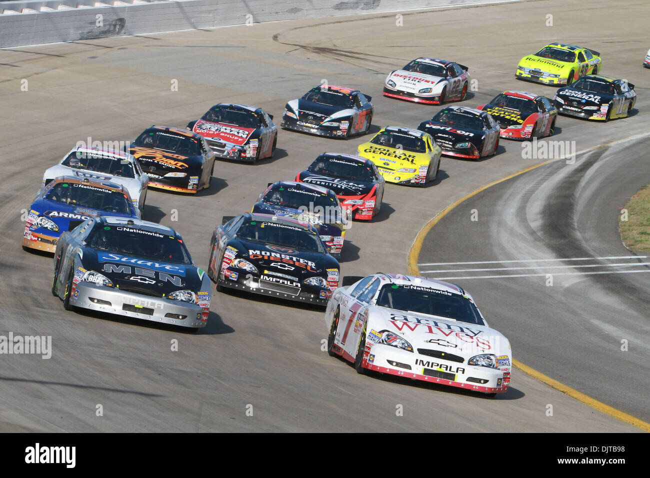 Bundesweite Fahrer Scott Wimmer #7 führt um eine Wende in der Nashville 300. (Kredit-Bild: © Collin Hays/Southcreek Global/ZUMApress.com) Stockfoto