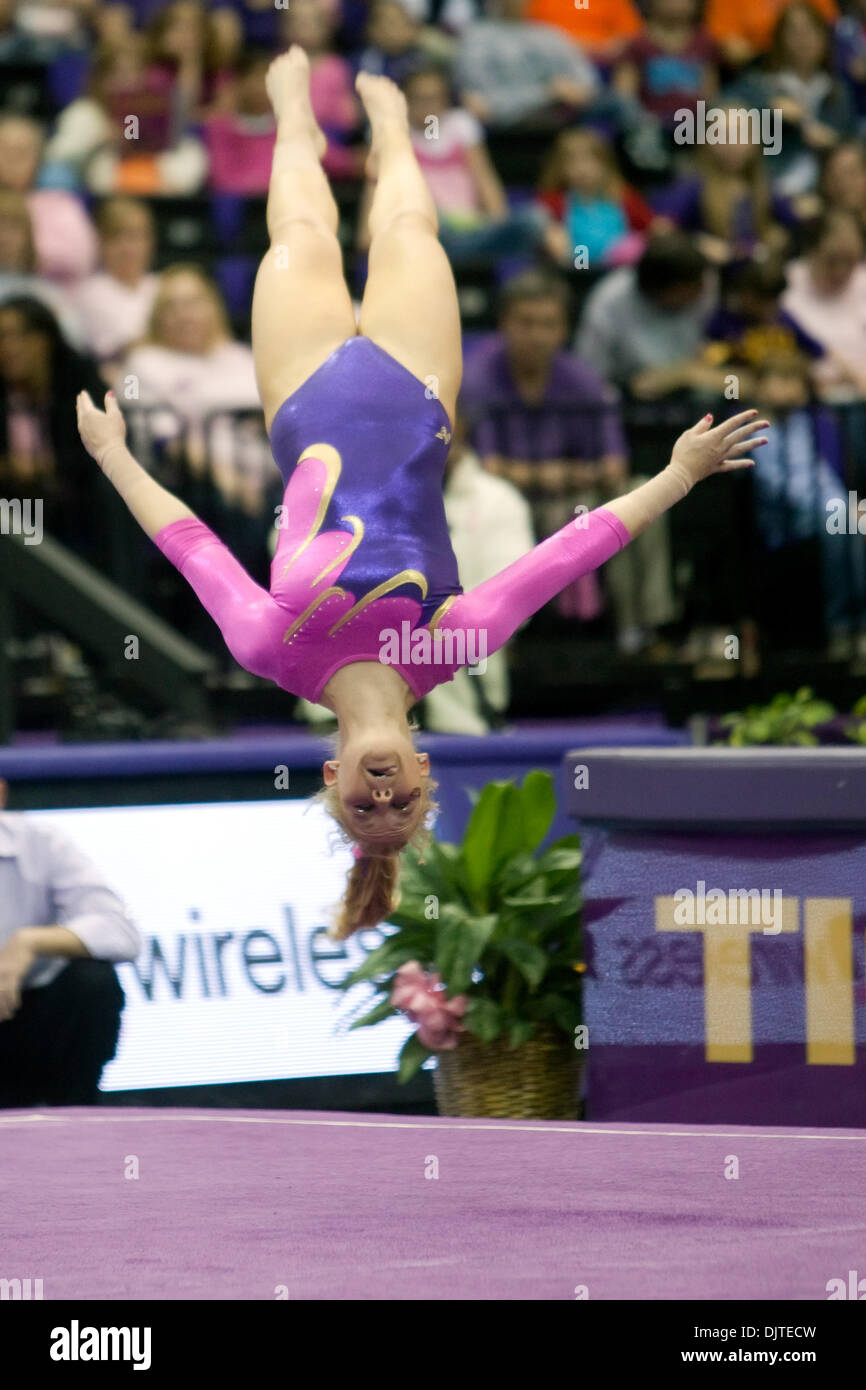 Oregon State in GVE; LSU Turnerin Ashley Lee führt die Stock-Routine während einem Treffen gegen die Oregon State; LSU gewann das Meet 196.925-195.525; Pete Maravich Assembly Center, Baton Rouge; LA. (Kredit-Bild: © John Korduner/Southcreek Global/ZUMApress.com) Stockfoto