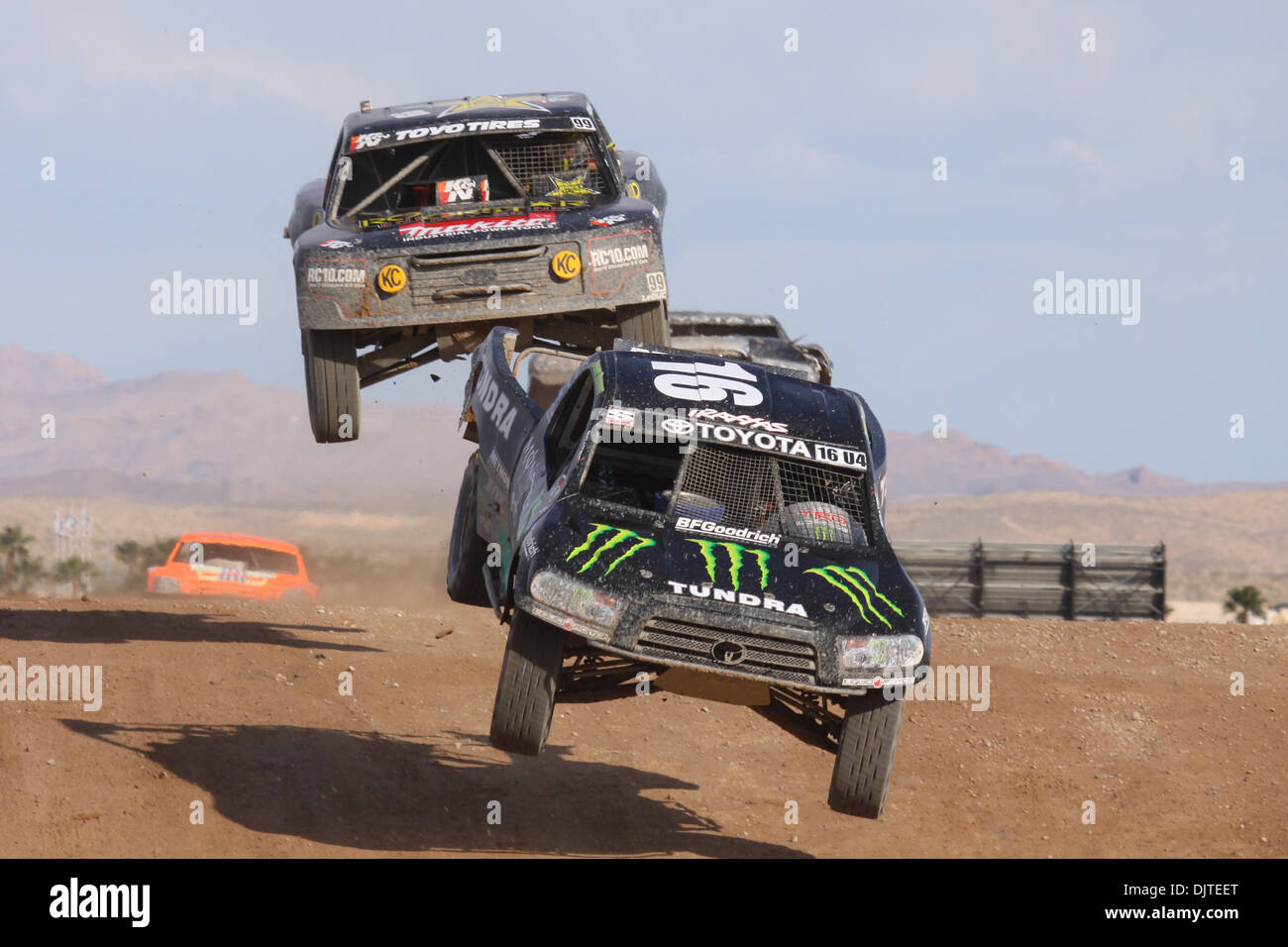 6 und 7 März 2010, Motorrad-Symbol, die Jeremy McGrath #16 von Kyle Leduc #99 während unbegrenzte 4 Wettbewerb auf den LOORRS, Kurzplatz Offroad-Rennen außerhalb Las Vegas Nevada verfolgt wird. (Kredit-Bild: © Mike Ingalsbee/Southcreek Global/ZUMApress.com) Stockfoto