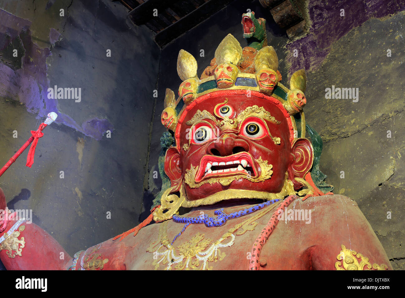 Statue der Schutzgott, Sakya-Kloster, Shigatse Präfektur, Tibet, China Stockfoto