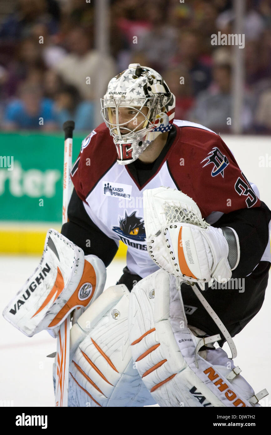 7-april-2010-lake-erie-monsters-torwart-john-grahame-31-in-der