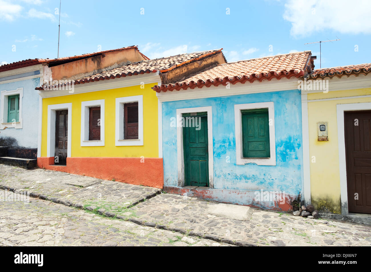 Traditionelle brasilianische portugiesische Kolonialarchitektur in Alcantara Maranhao im Nordosten Brasiliens Stockfoto