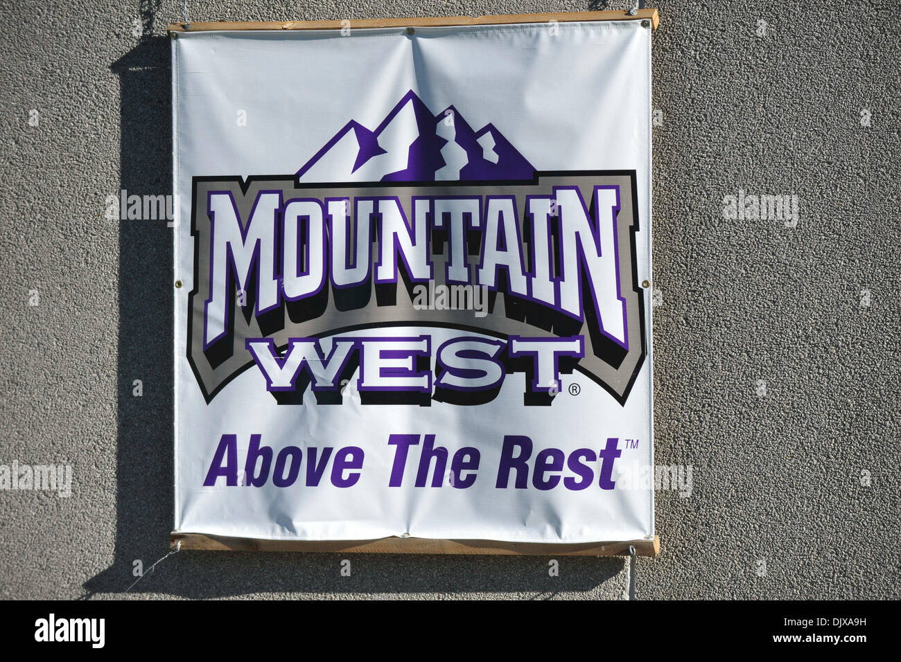 30. Oktober 2010 - Colorado Springs, Colorado, Vereinigte Staaten von Amerika - The Mountain West-Logo als die #9 Rang Utah Utes konfrontiert die Air Force Academy Falcons Falcon Stadium. (Kredit-Bild: © Andrew Fielding/Southcreek Global/ZUMApress.com) Stockfoto