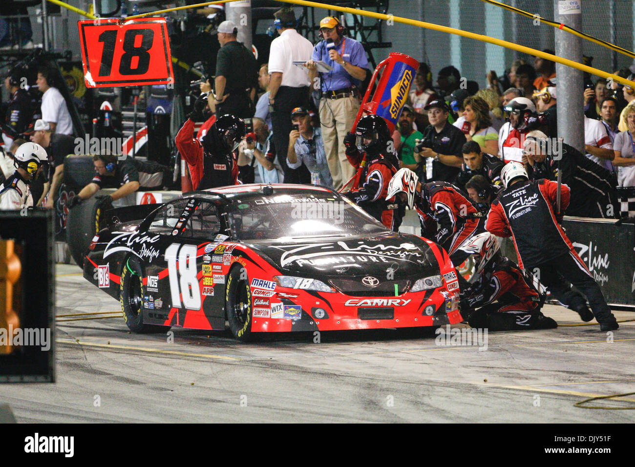 20. November 2010 Gruben - Homestead, Florida, Vereinigte Staaten von Amerika - Kyle Busch während NASCAR Nationwide Serie Ford 300 bei Homestead-Miami Speedway in Homestead, Florida. (Kredit-Bild: © Ben Hicks/Southcreek Global/ZUMAPRESS.com) Stockfoto