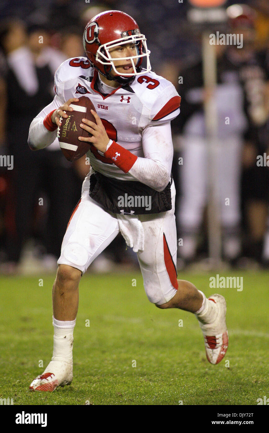 21. November 2010 - San Diego, Kalifornien, Vereinigte Staaten von Amerika - Utes Jordan Wynn (3) klettert gegen die Azteken während der Spielaktion. Utah besiegte SDSU 34-34 im Qualcomm Stadium in San Diego. (Kredit-Bild: © Nick Morris/Southcreek Global/ZUMAPRESS.com) Stockfoto