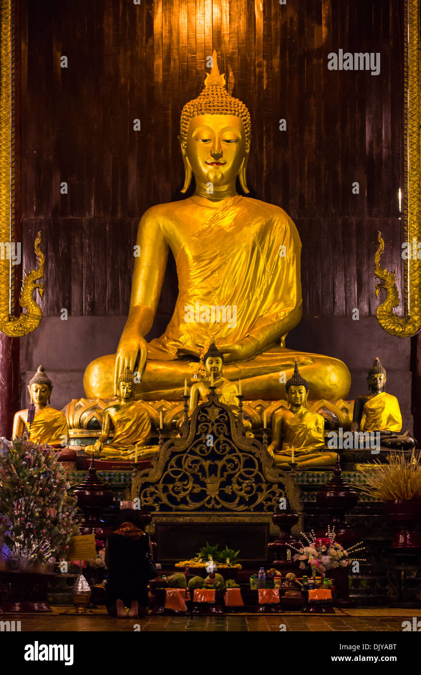 Buddha-Statue in Pan Tao Tempel befindet sich in Chiang Mai, Thailand Stockfoto