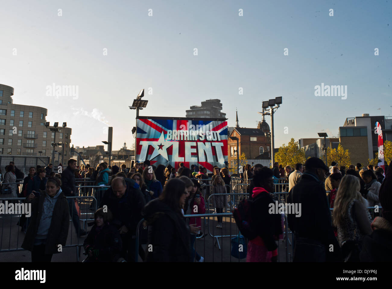 Kundenansturm um zu versuchen ihr Glück in den Auditions für Britain es Got Talent in Nord-London Stockfoto