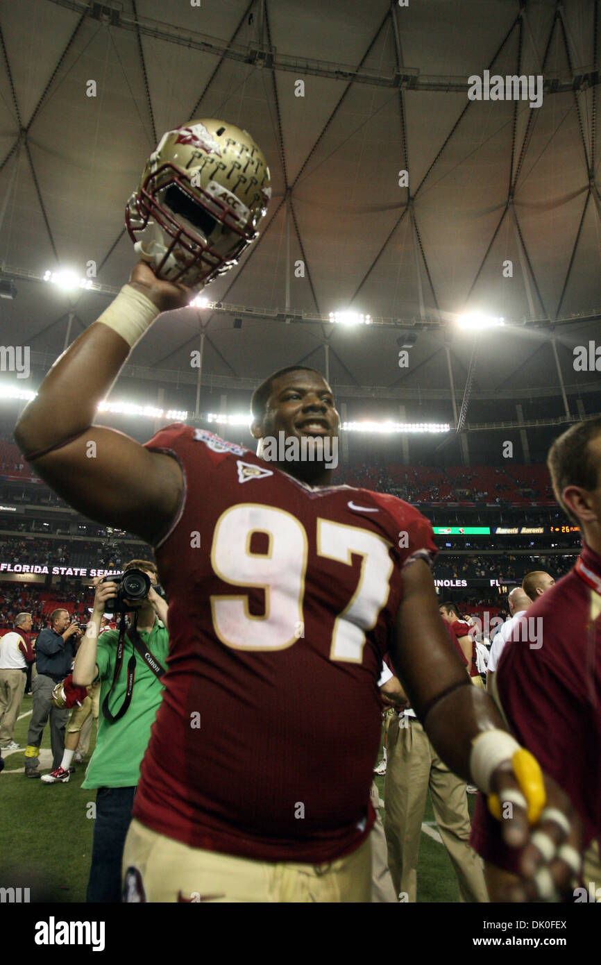 31. Dezember 2010: Florida State Seminolen defensive Tackle Demonte McAllister (97) feiert den Sieg nach Spielaktion 2010 Chick-Fil-a Bowl mit South Carolina Gamecocks und der Florida State Seminolen im Georgia Dome in Atlanta Georgia. Die Florida State Seminolen gewann 26-17. (Kredit-Bild: © Donald Seite/Southcreek Global/ZUMAPRESS.com) Stockfoto