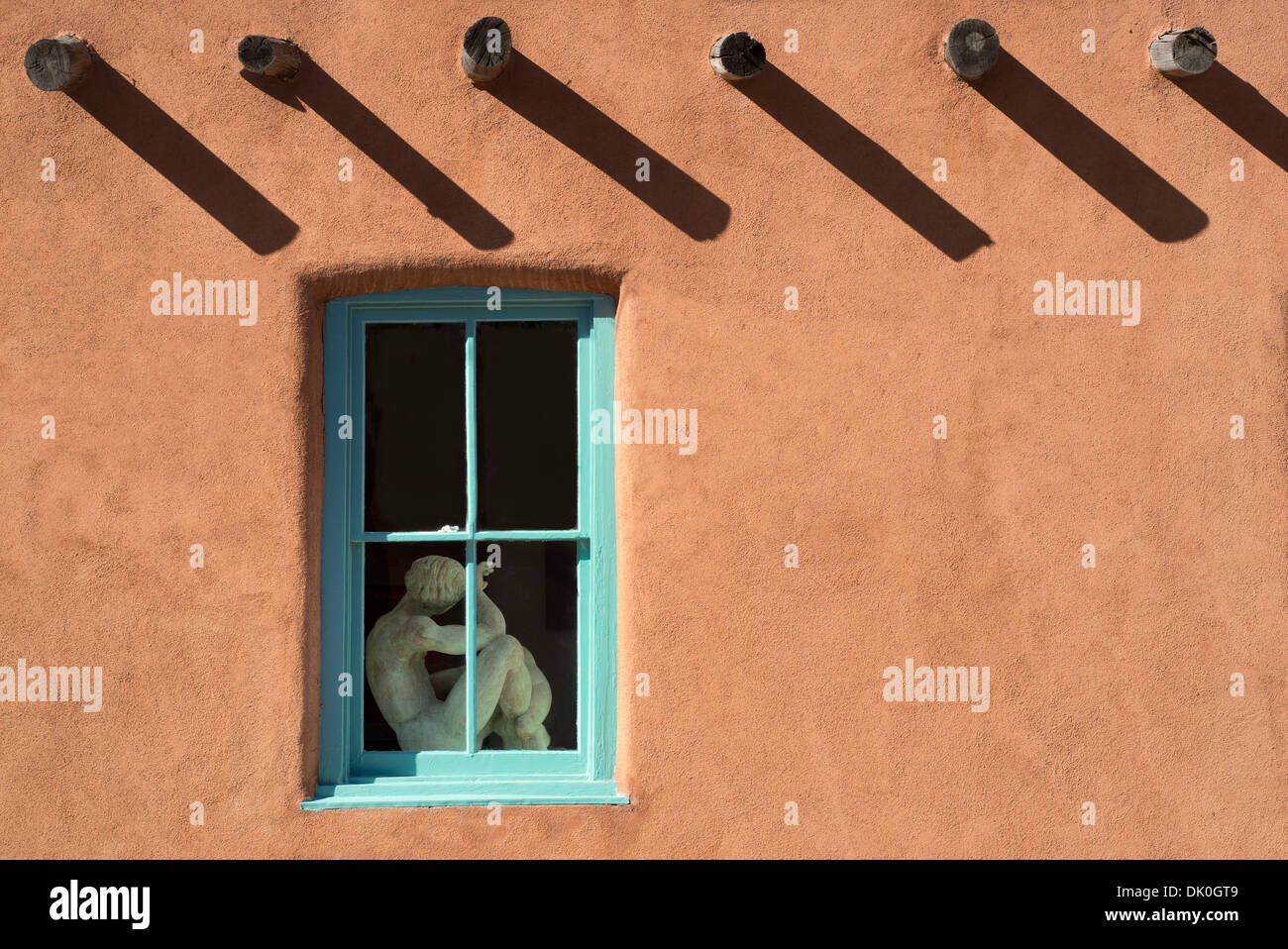 Schaufensterpuppe in Ladenfront. Canyon Road, Santa Fe, New Mexico. Stockfoto