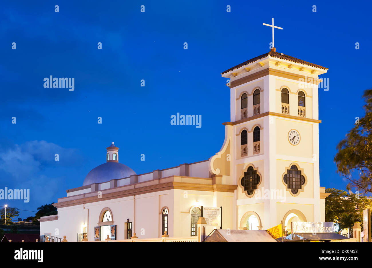 Del Carmen Church bei Dämmerung, Hatillo, Puerto Rico Stockfoto