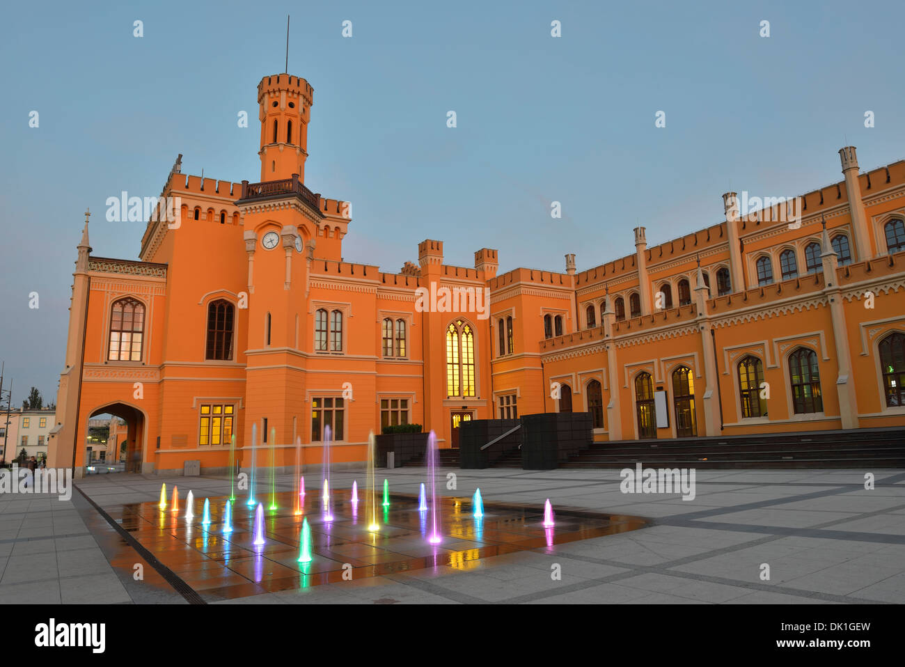 Bunte Brunnen vor dem Hauptbahnhof, Wroclaw, Polen Stockfoto