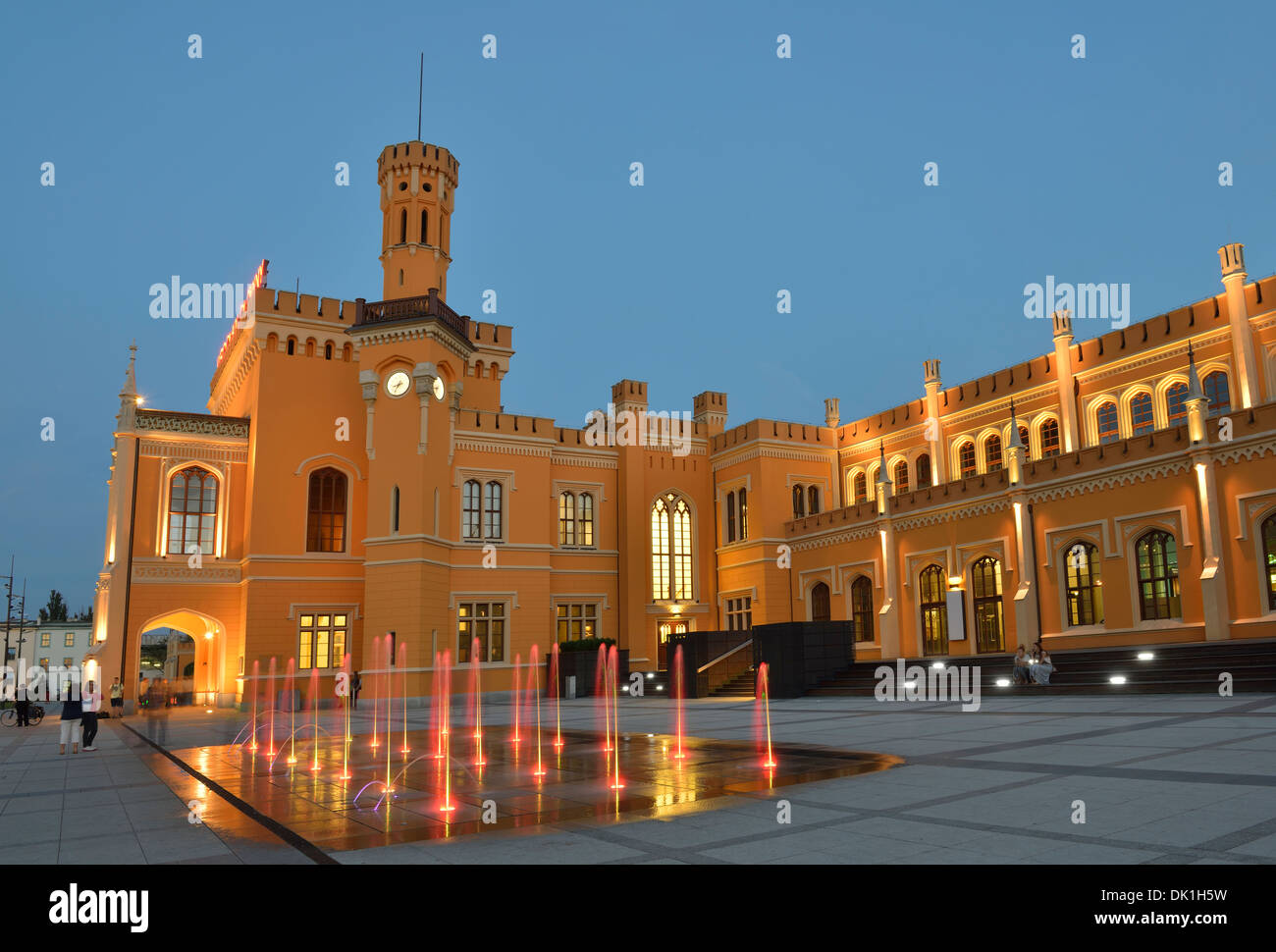 Bunte Brunnen vor dem Hauptbahnhof, Wroclaw, Polen Stockfoto