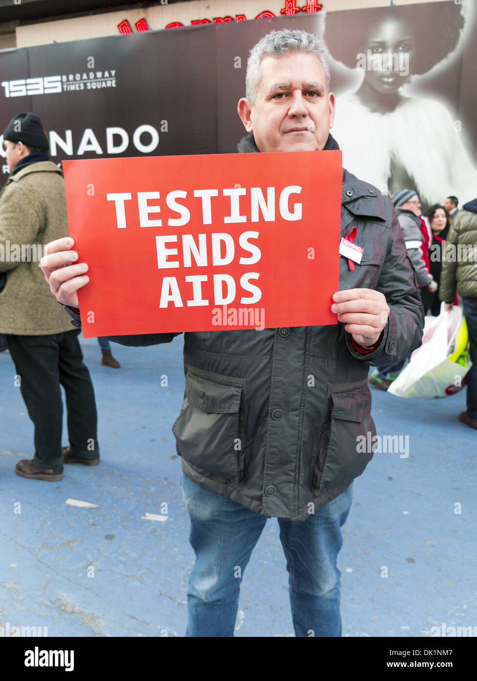 Rallye auf dem Times Square, die Kennzeichnung der 25. Begehung des Welt-Aids-Tag, Dec.1, 2013. Stockfoto