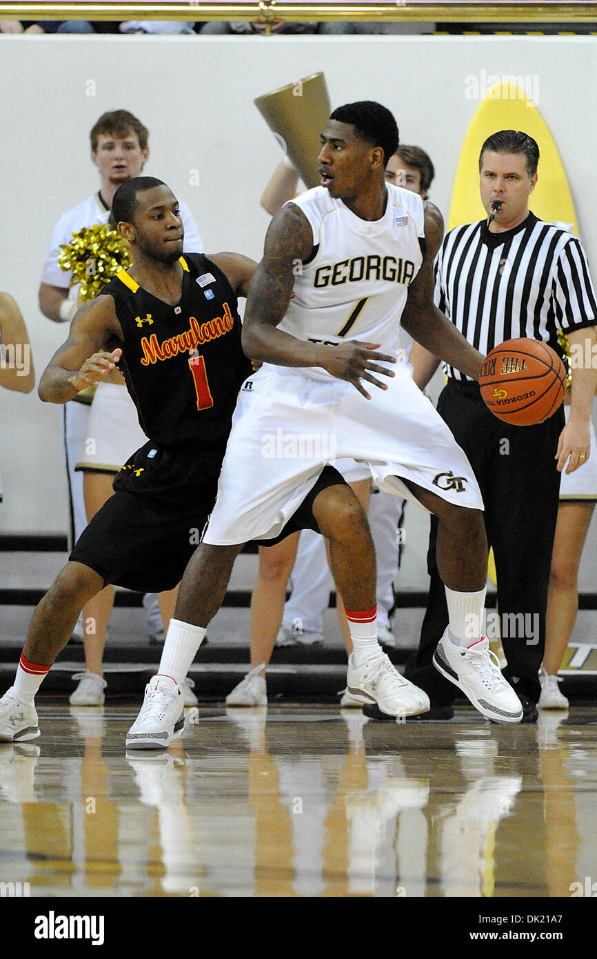 30. Januar 2011 - Atlanta, Georgia, Vereinigte Staaten von Amerika - Georgia Tech Guard Iman Shumpert (1) und Maryland Garde Adrian Bowie (1) an Alexander Memorial Coliseum in Atlanta Georgia.  Maryland gewinnt 74-63 (Credit-Bild: © Marty Bingham/Southcreek Global/ZUMAPRESS.com) Stockfoto