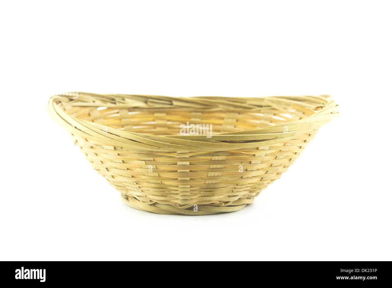 Stroh-Platte auf einem weißen Hintergrund (mit Beschneidungspfad Arbeit) Stockfoto