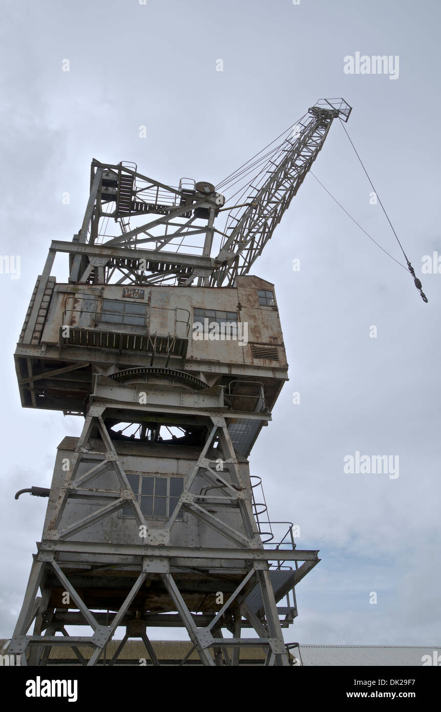 Alten Scotch Derrick-Kran an der historischen Dockyard Chatham, UK Stockfoto