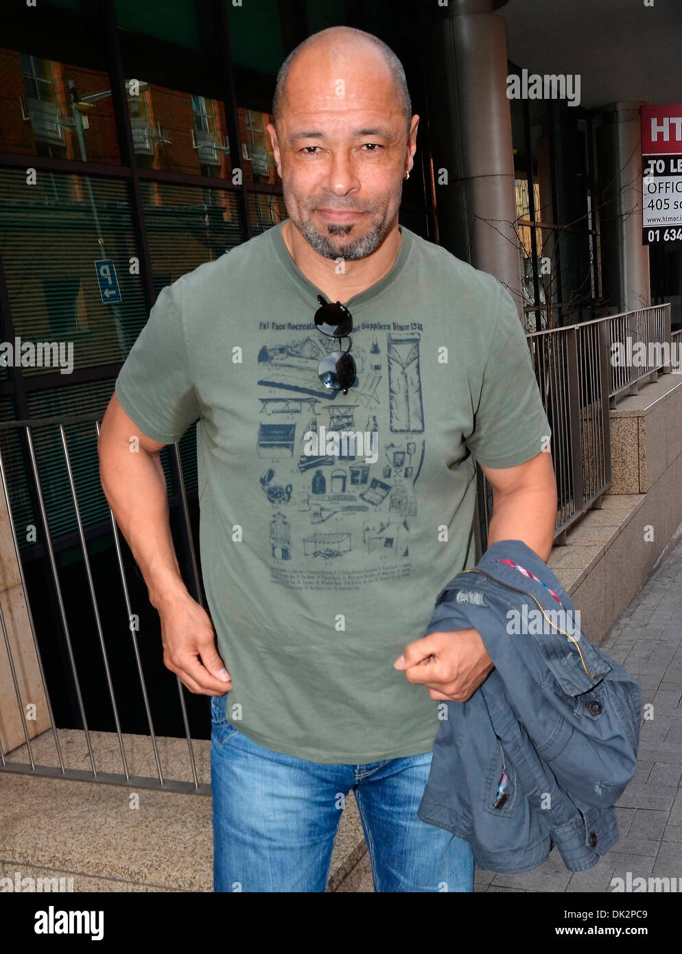 Manchester Utd & Irland Fußballlegende Paul McGrath außerhalb Newstalk Studios Dublin Irland - 29.03.12 Stockfoto