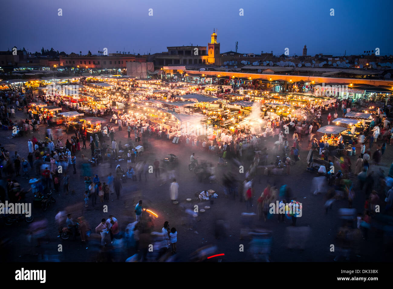 Das berühmte Theater des Djemaa El Fna in Marrakesch Stockfoto