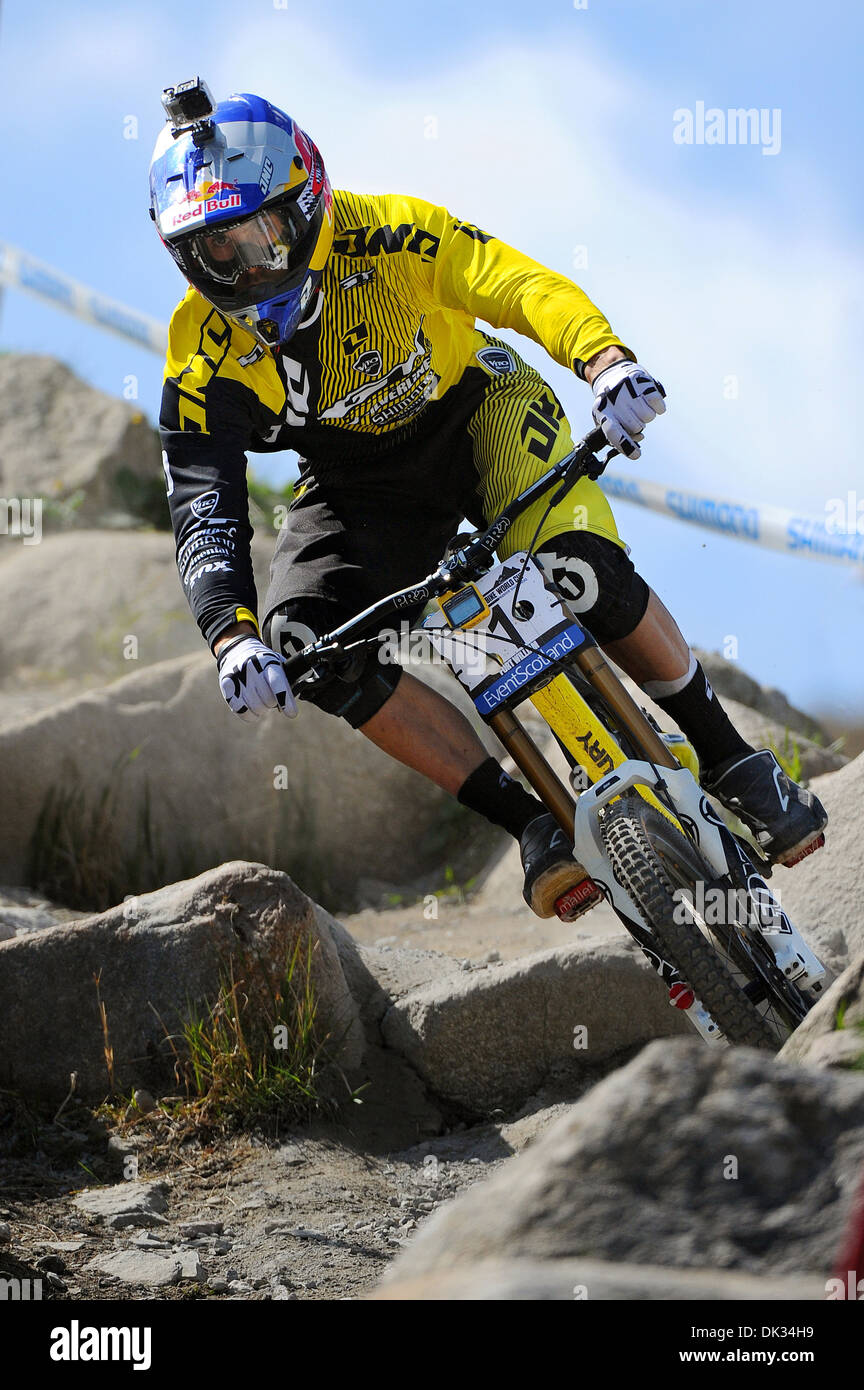 Downhill-Mountainbike Fahrrad Racer Gee Atherton konkurriert in der UCI Mountain Bike World Cup in Fort William, Schottland. Stockfoto