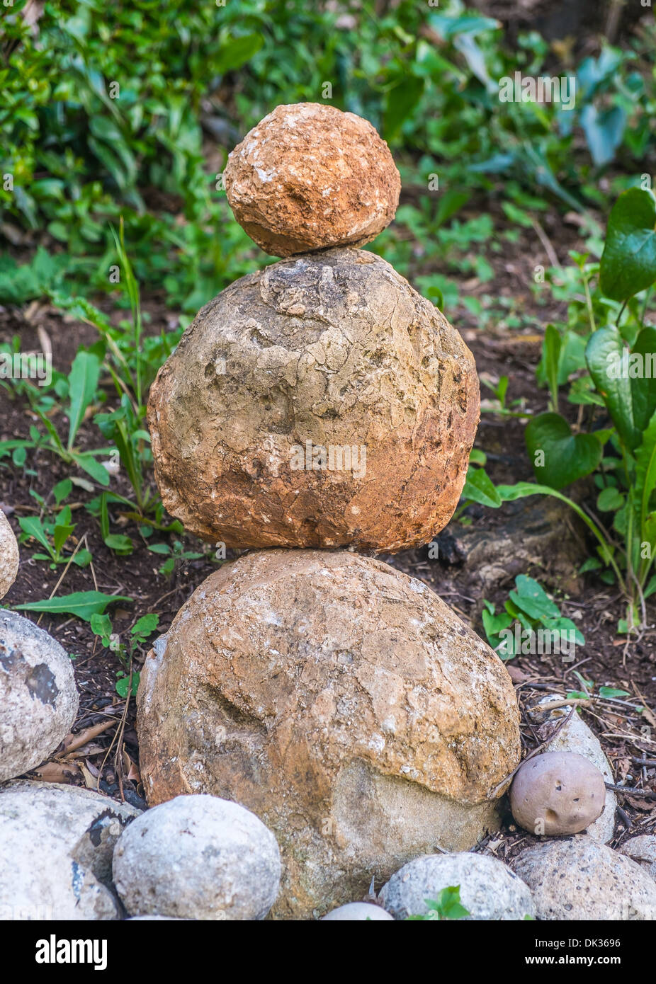 Stein-Cairn als Metapher der Ruhe und des Friedens Stockfoto