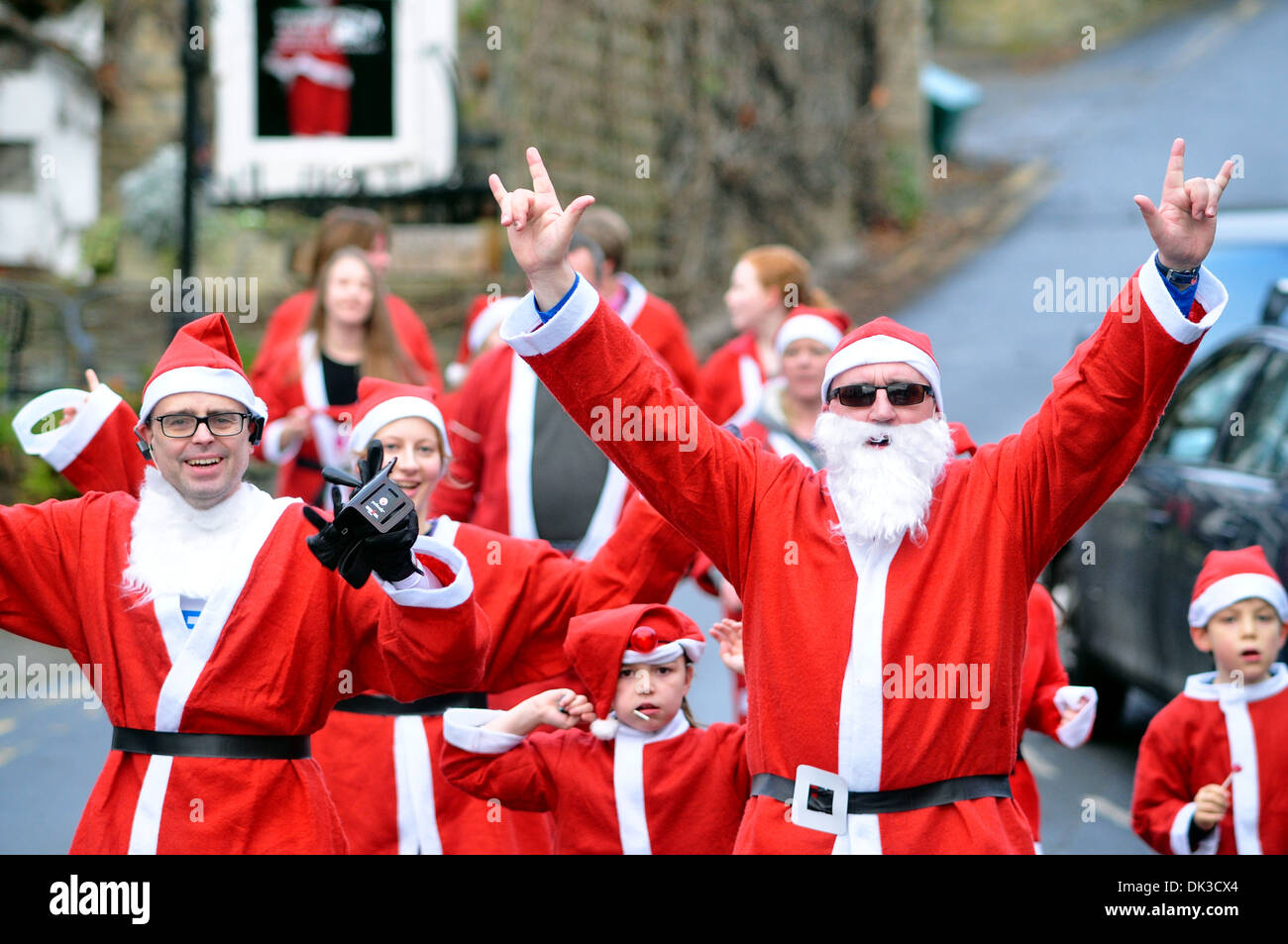 Skipton Santa Volkslauf 2013. Santa 5K Run mit Weihnachtsmann. Stockfoto