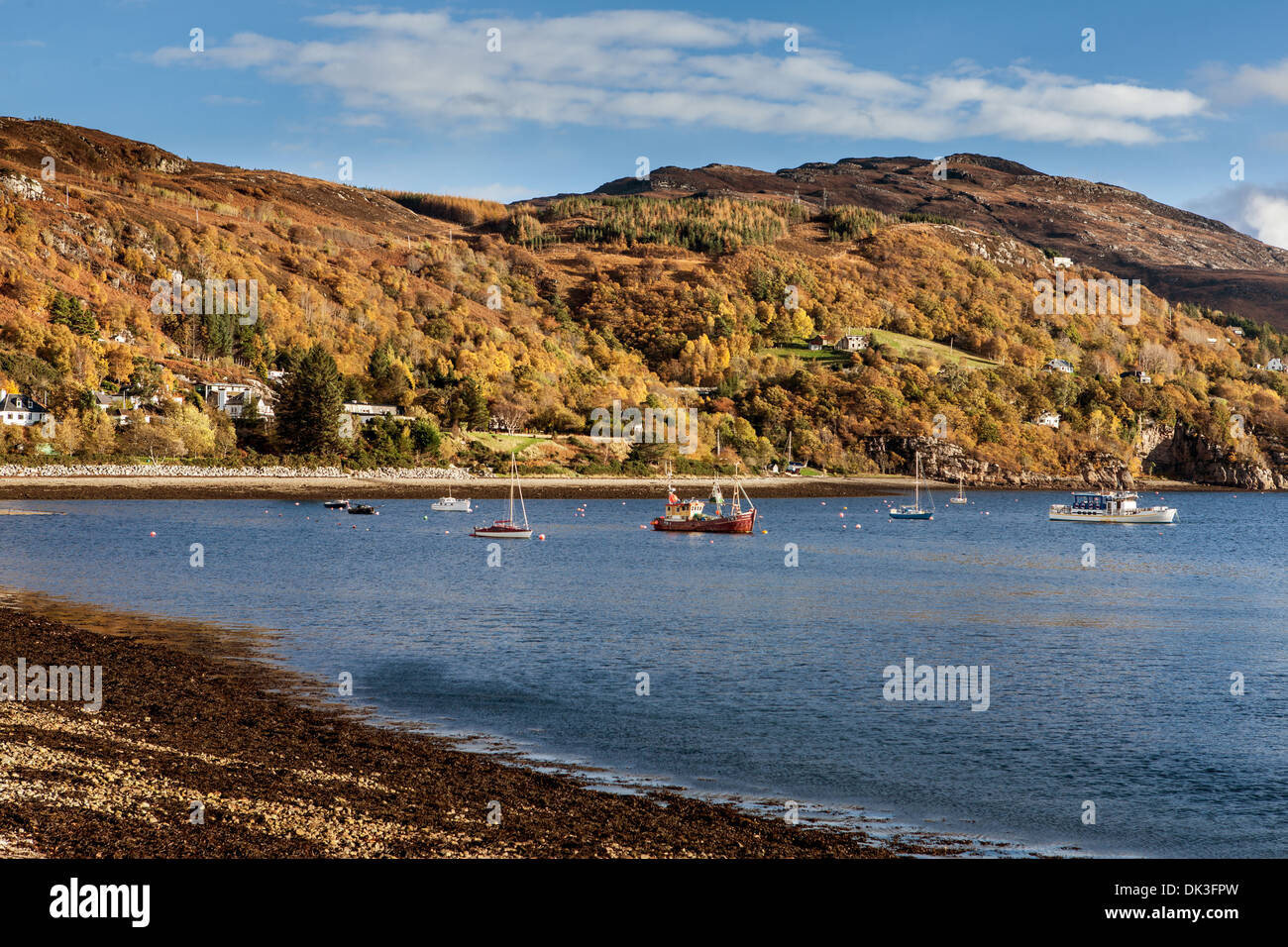 Boote und Loch Broom, Ullapool, Wester Ross, Highlands, Schottland Stockfoto